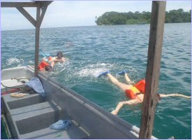 Snorkelling in the Cahuita National Park in Costa Rica