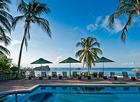 Swimming pool at Costa Verde with a view of the Manuel Antonio coastline