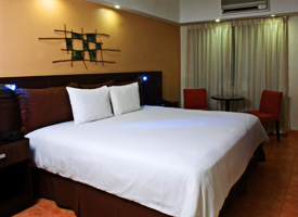 Comfortable rooms isolate you from the city of San José