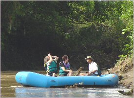 Paddle along the river and discover the wonders of this area