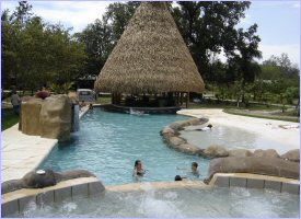 Swimming pool at the Cañón de la Vieja Hotel in Costa Rica