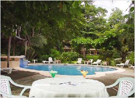 Swimming pool at the Karahe Hotel in Costa Rica