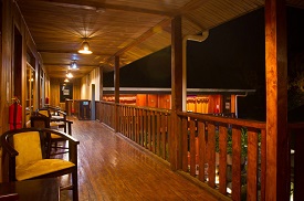 Cozy environment in the corridors of the Monteverde Country Lodge